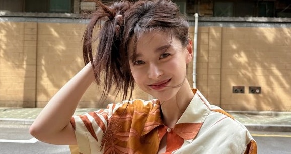 권나라의 특별한 생일 파티! 꾸안꾸 공주룩 완벽 소화!프로필 나이 키 가족 학력 MBTI 인스타....