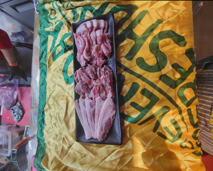  방촌동 고기집, 신입사원 환영회에 딱 좋은 배꼽숙성삼겹살과막창
