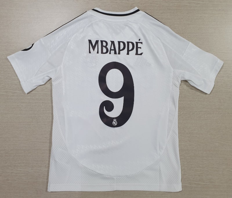 24-25 레알마드리드 홈 키즈 (140 사이즈) 유니폼 + MBAPPÉ 9번 + 위너스패치 + 파운데이션패치 + HP....