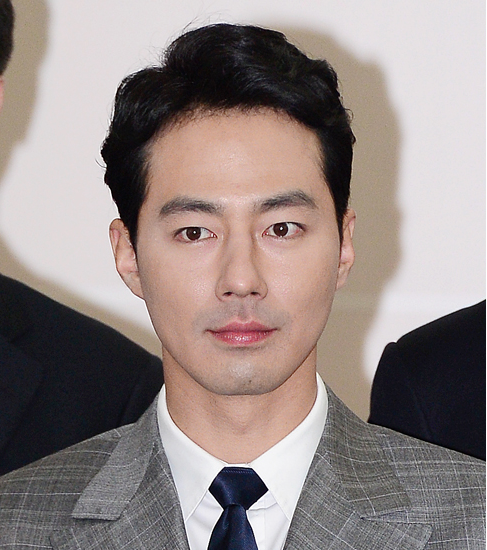 배우 조인성, '관리비 700만원 화제'…롯데월드타워 '시그니엘 레지....