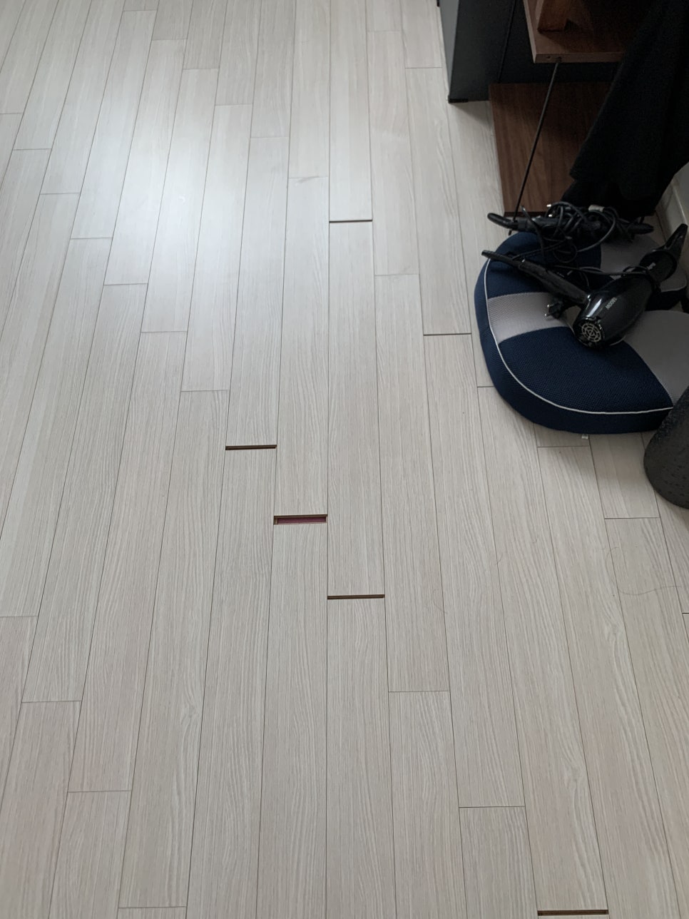 거실 강화마루 벌어짐 부분 보수 방법