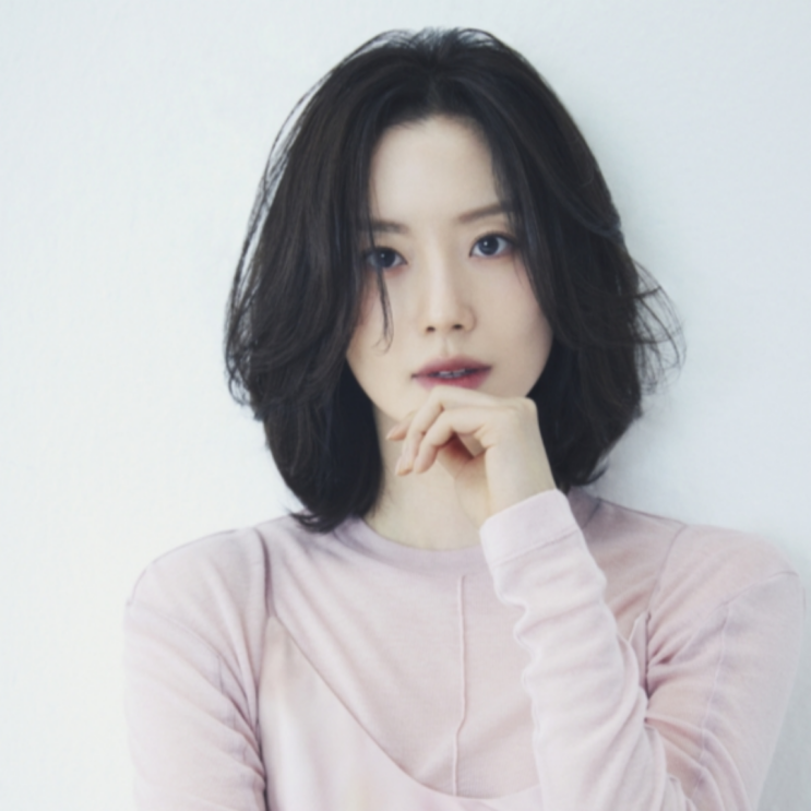 문채원, <b>블리츠웨이 전속 계약</b>! 새 프로필 공개