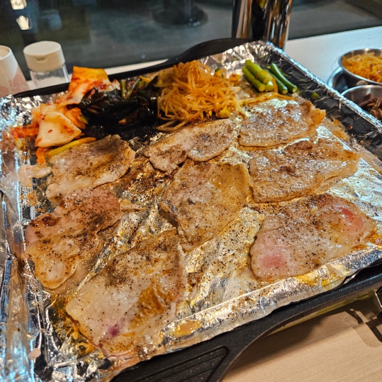  경주 황리단길 고기집 뷰가 좋고 한돈냉삼이 맛있는 능