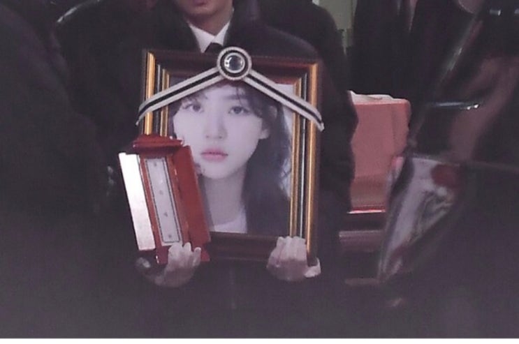 故 <b>김새론 유족</b>, 김수현 소속사 ‘사자 명예훼손’ <b>법적 대응</b>... 
