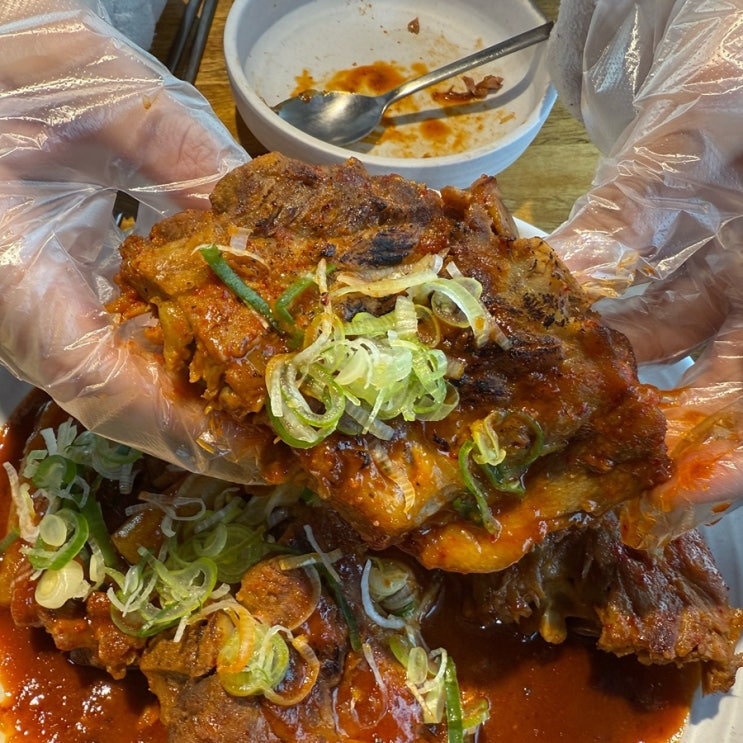  서울 흑석 중앙대 국물 없는 감자뼈 고기 겉바속촉 매콤 뼈구이 맛집 홍뼈집뼈구이