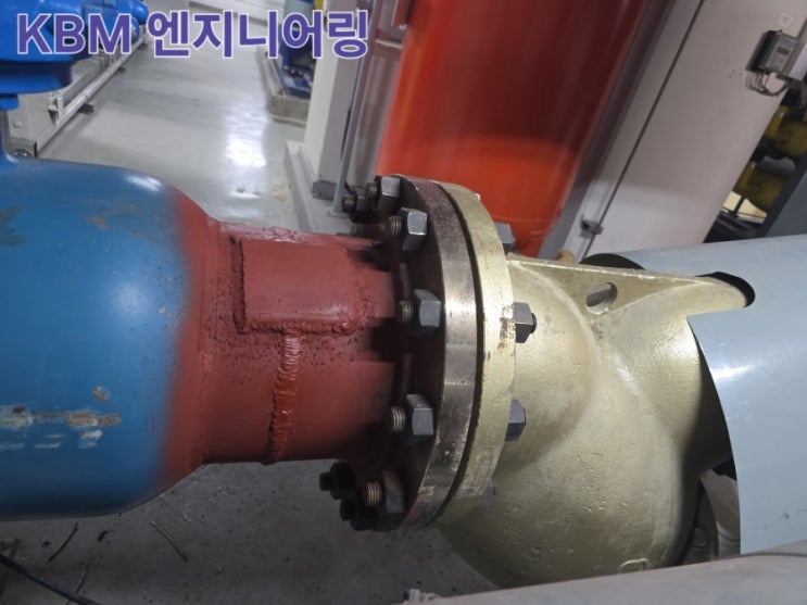  아파트 기계실 지역난방배관 누수 밴딩철판 덧붙임 배관용접작업