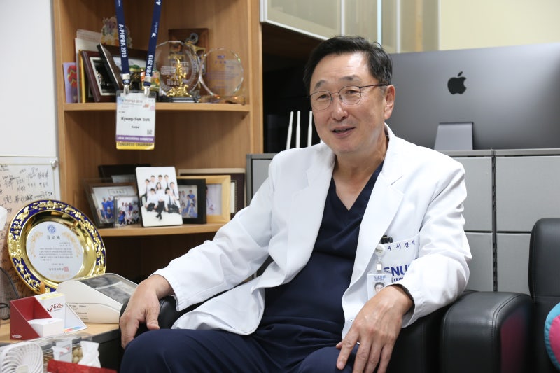 [베닥 열전] "간 기증 효녀들 위해 복강경수술 개척"