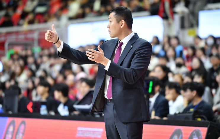 <b>박지훈</b>-캐디 라렌 더블더블 맹활약! 현대모비스에 95-71로 대승