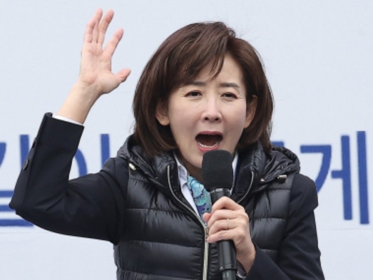 <b>박찬대</b>, 빗나간 PK골? <b>마은혁</b>을 헌법재판관에 즉각 <b>임명</b>하라고?... 