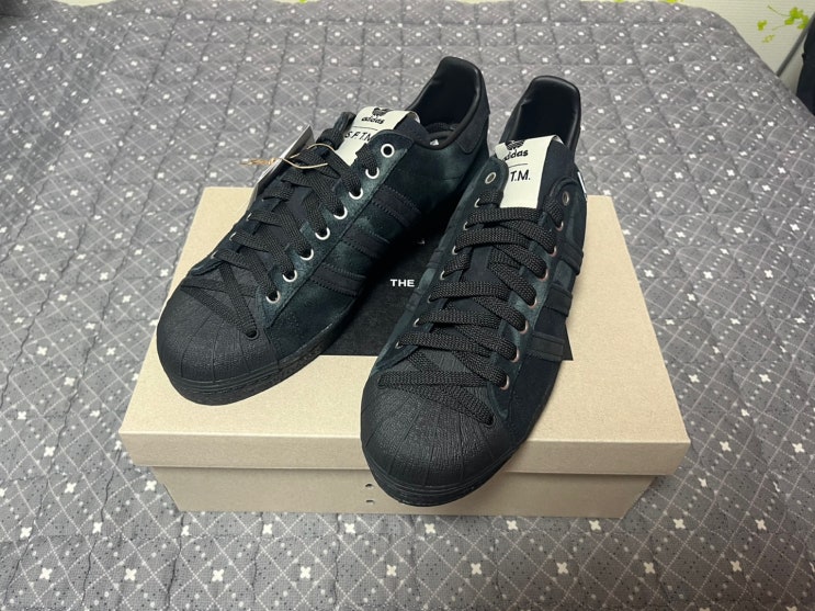 아디다스 x 송 포 더 뮤트 슈퍼스타 82 코어 블랙 리뷰(Adidas x Song for the Mute Superstar 82 Core Black)