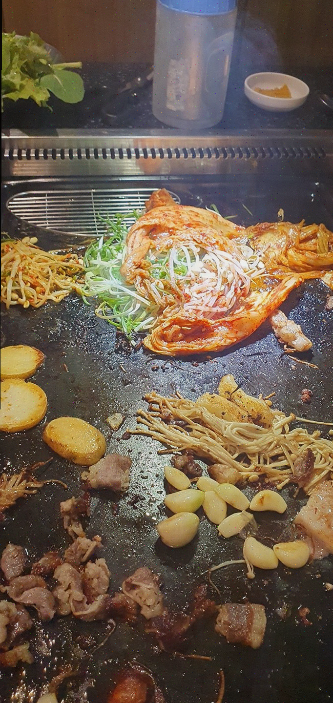  방촌동 고기집, 가족과 함께하는 즐거운 점심