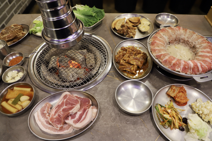  신촌 뷔페 삼겹살, 갈비, 치킨 무한리필집 고기도 좋은편(통큰갈비)