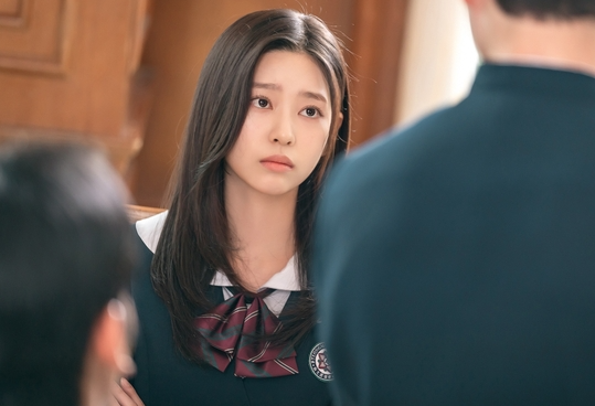 <b>언더커버 하이스쿨</b> 아이즈원 출신 <b>김민주</b> 근황