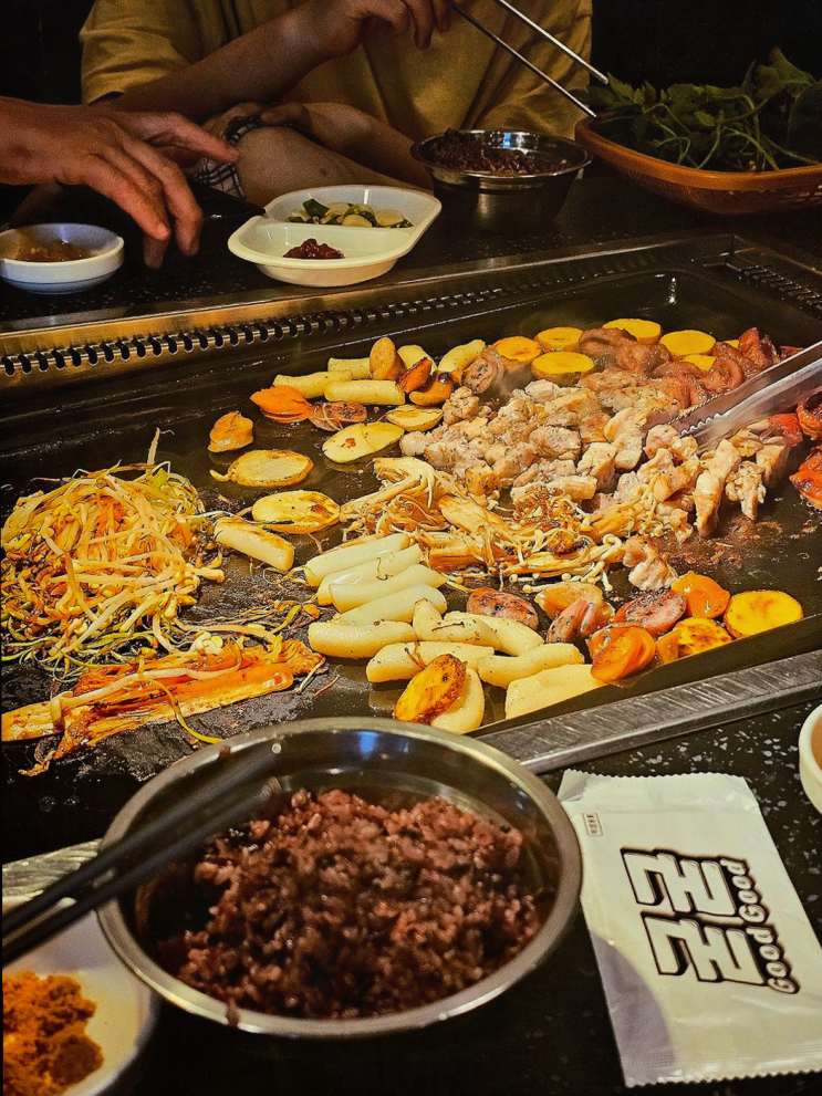  방촌동 맛집 배꼽숙성삼겹살과막창의 푸짐한 정찬