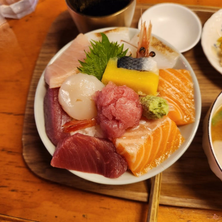  내돈내산 [홍대] 쵸쵸 홍대 - 신선한 해산물 덮밥 카이센동 맛집