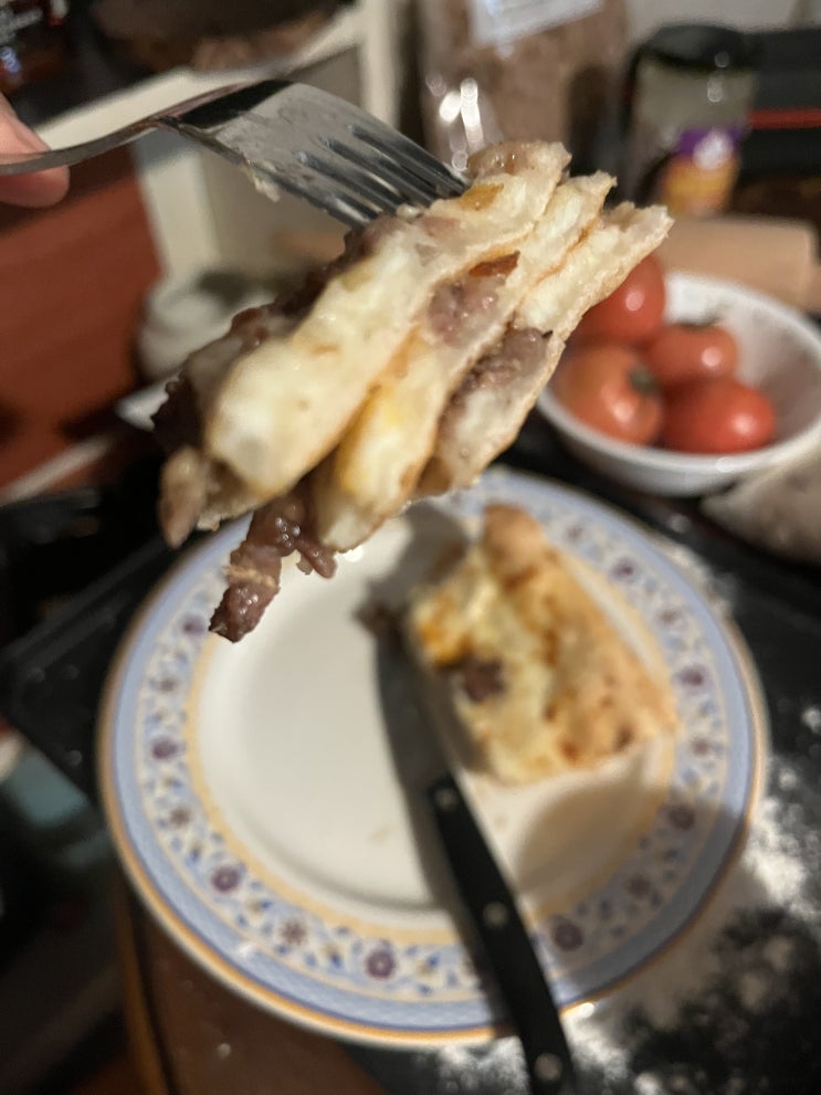  도미노 신제품 필라델피아 치즈 스테이크 피자(라지 한판 혼자 먹음)