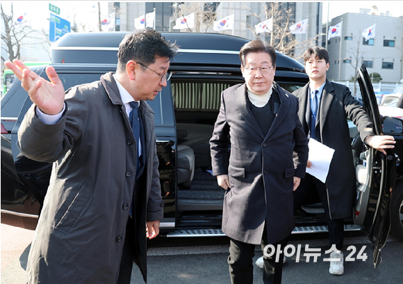 [뉴스요약]<b>이재명 대표</b>, '방탄복 입고 현장 <b>최고위</b> 참석'