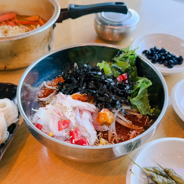  주문진맛집 유리횟집 – 입맛 돋우는 시원한 물회 추천!