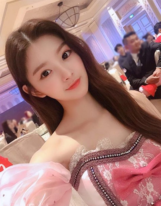 6년간 수입 0원이라는 프로듀스48 비주얼 1위 왕이런(에버글로우) 6년간 수입 0원이라는 프로듀스48 비주얼 1위 왕이런(에버글로우)