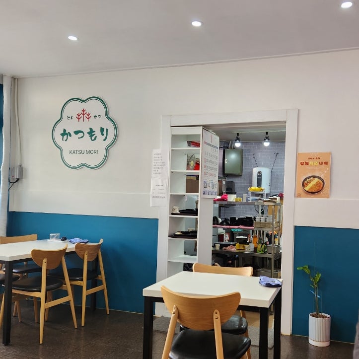 카츠모리 구서점 사진 2