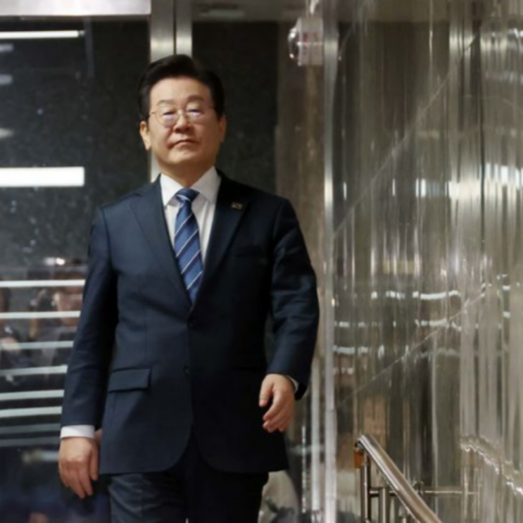<b>이재명</b>–<b>이재용</b> 만남, 경제 현안 논의…반도체·<b>취업</b> 문제 집중