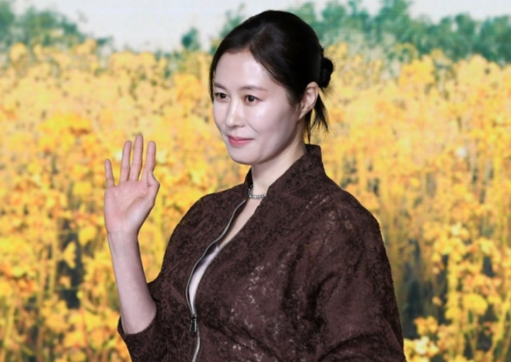 <b>문소리</b> 母, 김수현 처조모였다? ‘<b>눈물의 여왕</b>’ 배우 이향란의... 