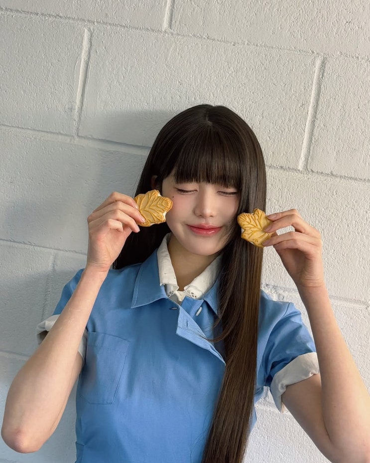  럭키비키 장원영과 함께한 블루톤의 데일리룩 착 감기는 운동화로 뉴발란스 471 스니커즈 어떠심?