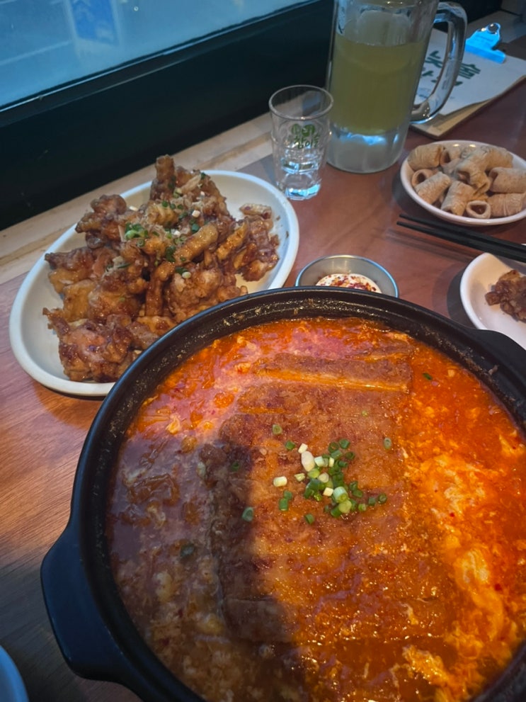 을지로 맛집 <자야> 방문기: 마늘간장치킨과 김치나베의 환상 조합