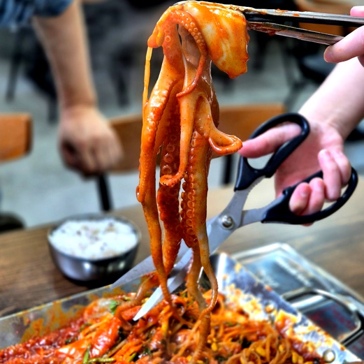  산낙지 철판구이 양념이 기가막혀 강남역 점심 맛집