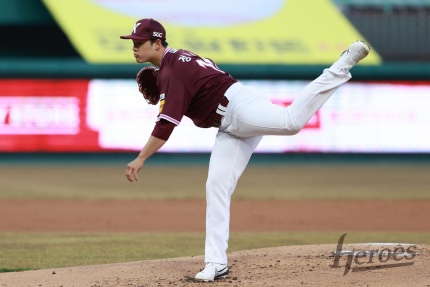 <b>2025 KBO</b> 1라운드 <b>신인</b>들의 시범 경기 성적은?