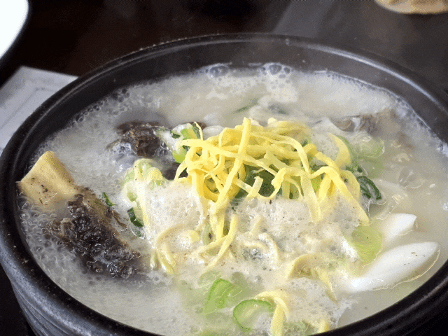  대전 신성동 갈비탕 맛집 돌돌해 식당, 진한 한우 사골육수의 매력