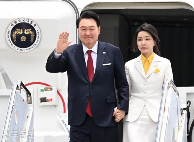 <b>윤석열</b> 체포 후 김건희 발언 파문… <b>민주당</b> "위험한 <b>부부</b>" 강력... 