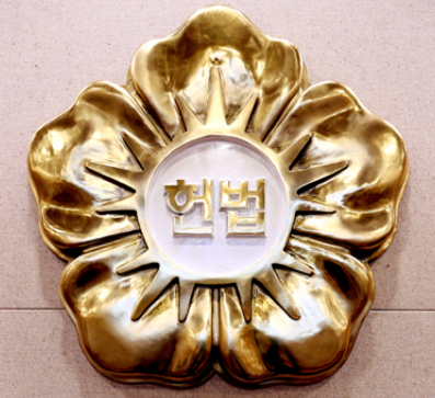 <b>최상목</b> 권한대행, 그는 왜 <b>탄핵</b>의 도마 위에 오르게 되었나