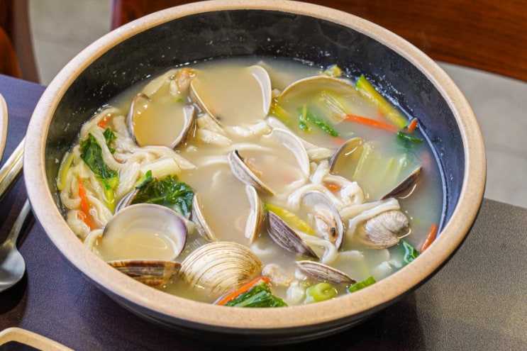  광주 칼국수 맛집 보쌈과 불고기가 무한리필 동백보쌈칼국수