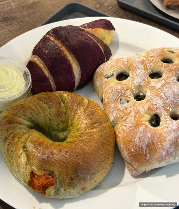  합정역 카페 올라운드 커피 청귤에이드 빨미까레 마포맛집