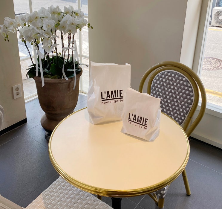  서울 한남동 빵집, LAMIE 라미 : 친근한 인사가 기분좋은 한남 베이커리 카페 빵 포장