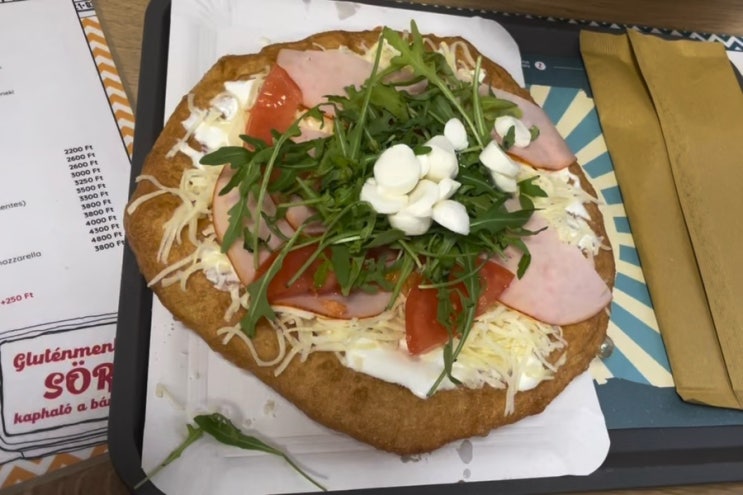  [부다페스트 2주 살기] Retro Langos Budapest 레트로랑고스 솔직한 후기, 매장 내부 좌석, 화장실, 테이크 아웃 안 돼요