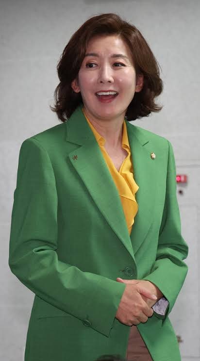 나경원 프로필 | 엘리트 여성 정치인 보수의 심장