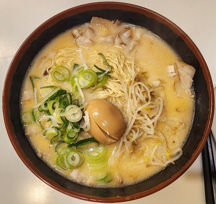  야마노 라멘 - '5,000원짜리 돈코츠라멘?' 지리는 가성비의 신촌역 홍대 라멘맛집