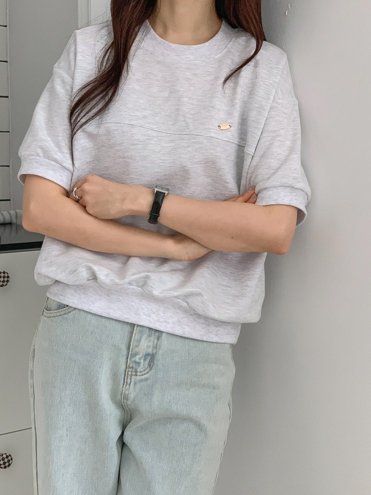  여성 라운드넥 반팔 맨투맨 티셔츠 - 봄여름 필수 아이템