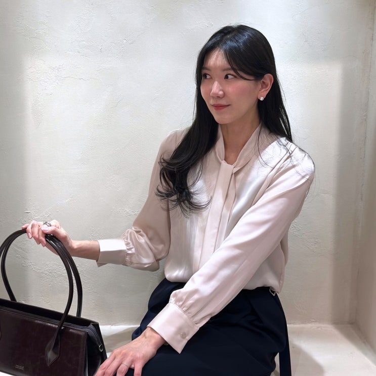  결혼식 하객룩 드헤베, 타이 블라우스 슬랙스 코디