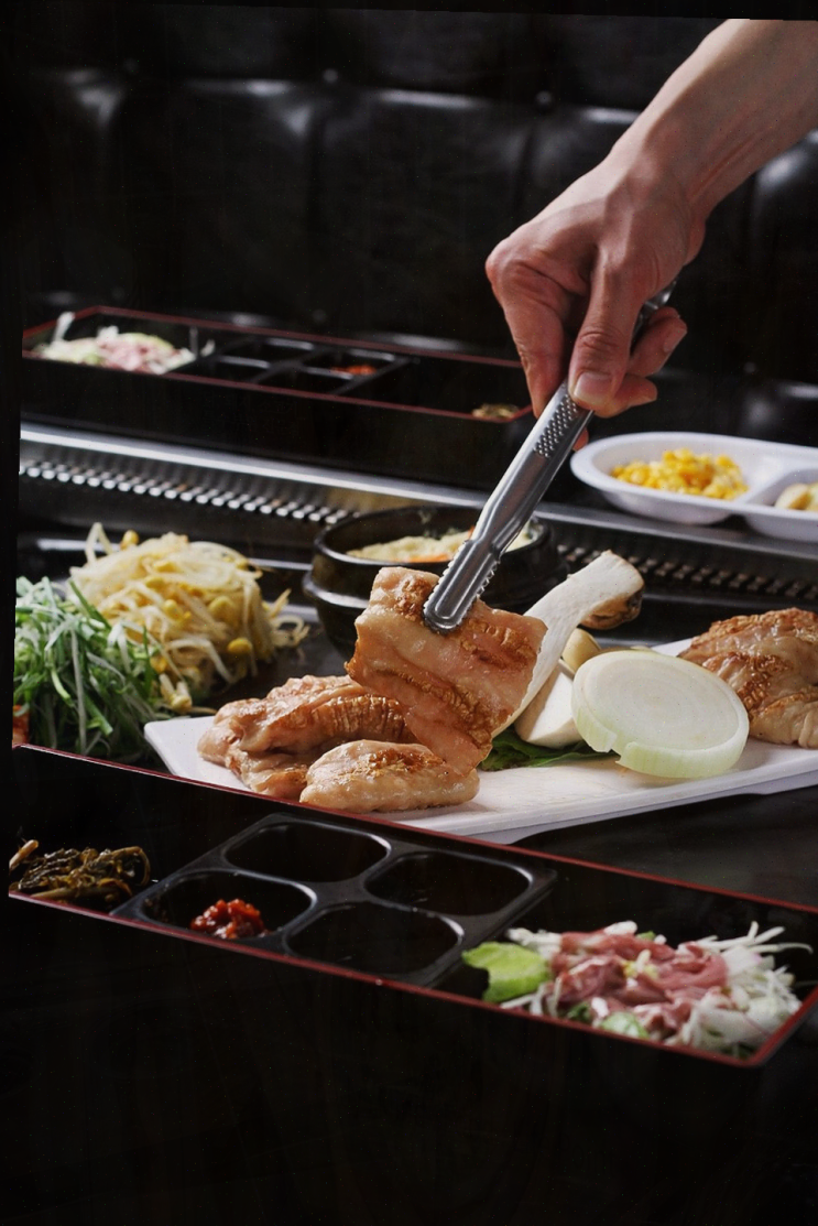  배꼽숙성삼겹살과막창, 방촌동 고기집에서의 맛있는 경험