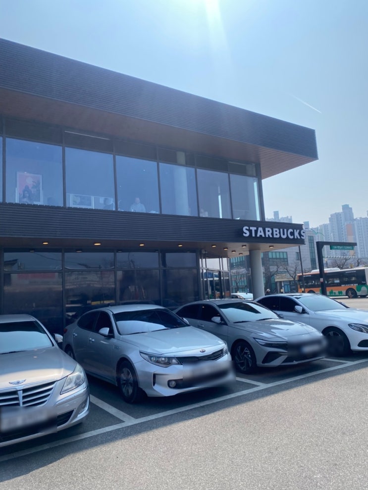  스타벅스 신메뉴 에너지피지오 유자오렌지에너지피지오 체리자두에너지피지오 스벅템페칩 오리지널템페칩 핫칠리템페칩 액티브 보틀 베어리스타키체인 러닝 보드 산책 스벅키체인 헬로키티MD
