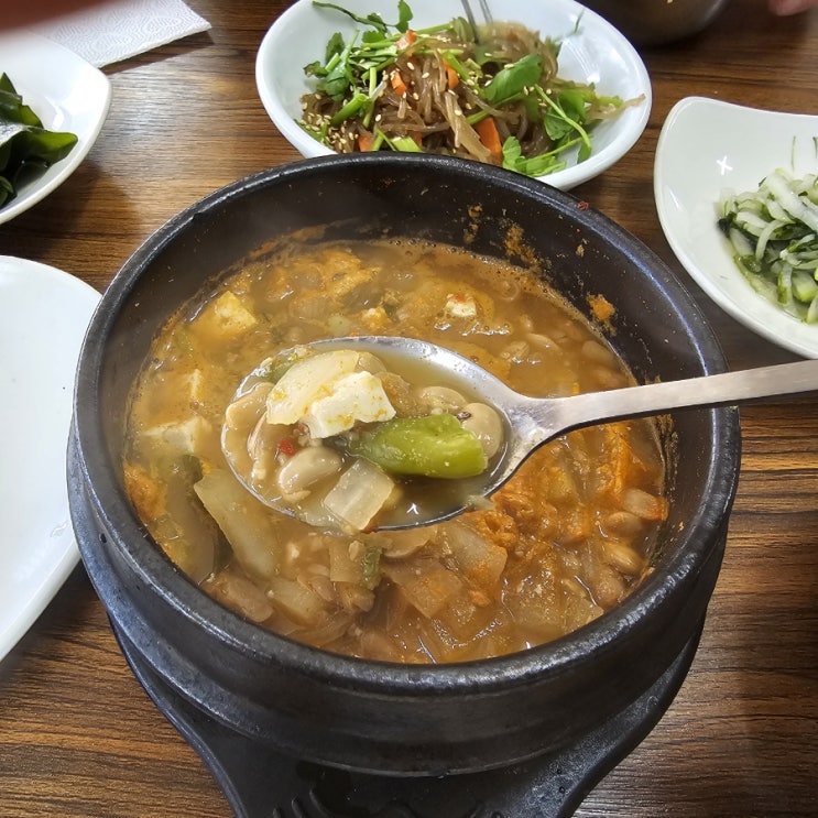  청국장 돌솥밥으로 유명한 대구 동구 다모아식당