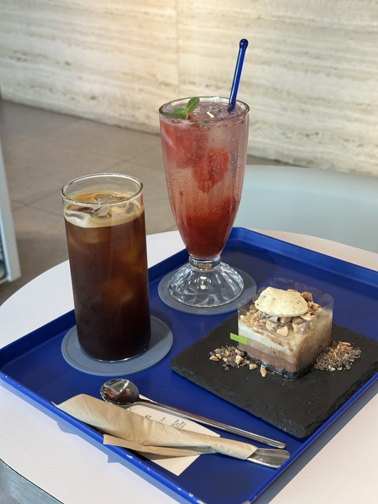  뚝섬역 카페 미디엄스톤 루프탑 테라스 있는 디저트 맛집