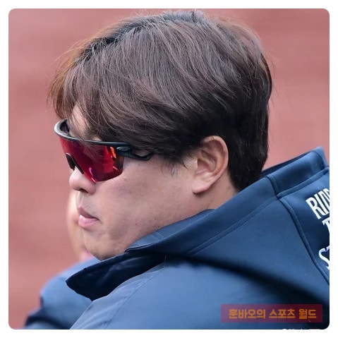 <b>류현진</b>이 대전 <b>야구</b>장에... <b>유소년 야구</b>를 살리는 기부... 