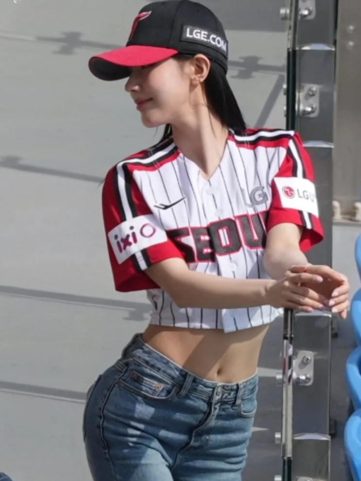 미연, 이채영 시구, <b>LG 손주영</b> 7이닝 무실점 <b>2연승</b>, 삼성... 