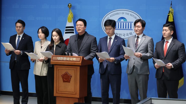 국민연금 개정안... <b>청년 세대</b> 착취법인가?