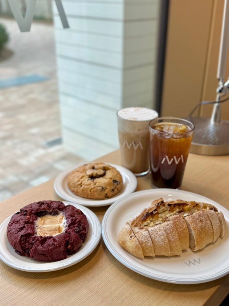  가산디지털단지맛집 대형카페 아방베이커리 퍼블릭가산점 주말방문