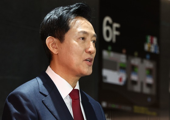 <b>오세훈</b> 서울시장 검찰 소환 초읽기…<b>여론조사</b> 비용 <b>대납</b> 의혹... 